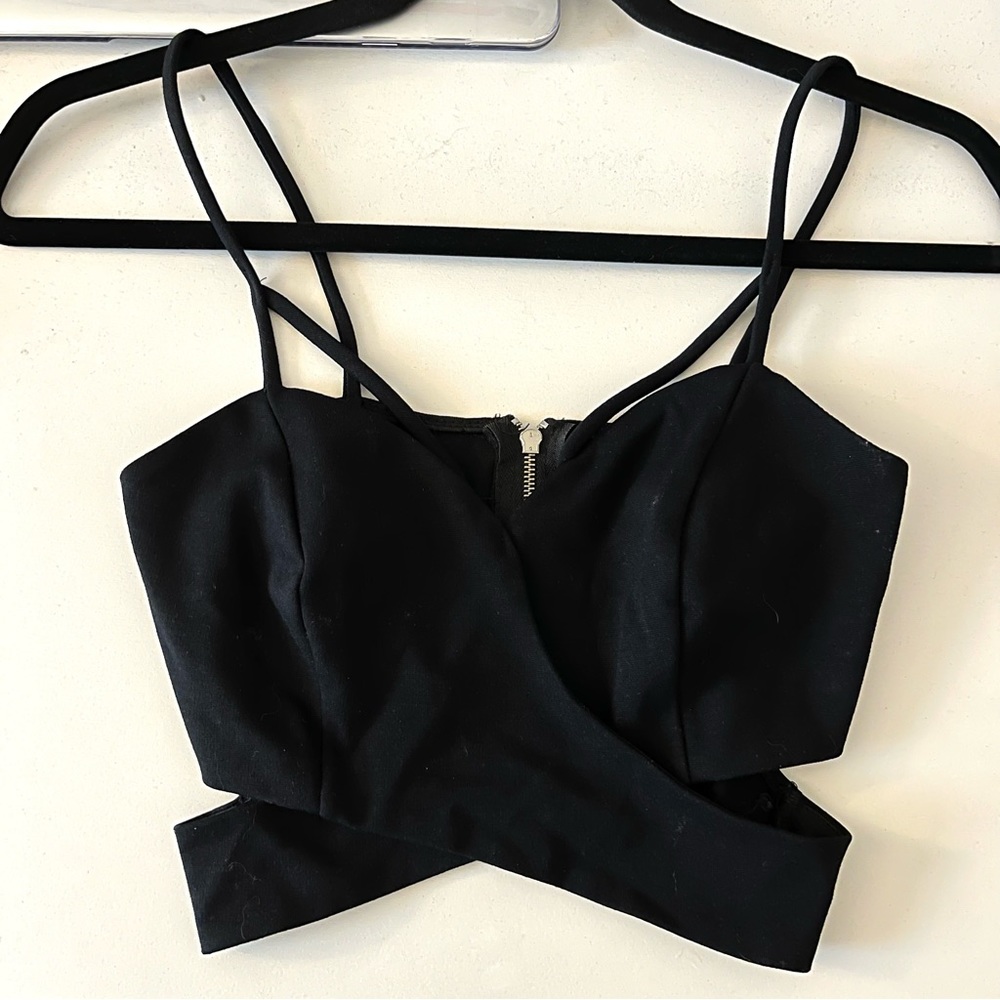 XS Black Criss Cross Crop Top